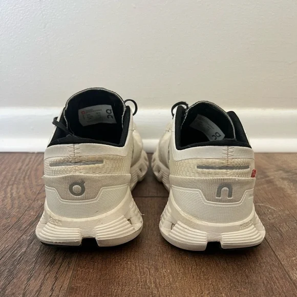 On Running On Cloud White & Black Athletic Shoes Women’s Sz 7 - Picture 8 of 15